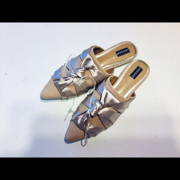 JAGGAR  Statue Flats - Picture 3 of 6